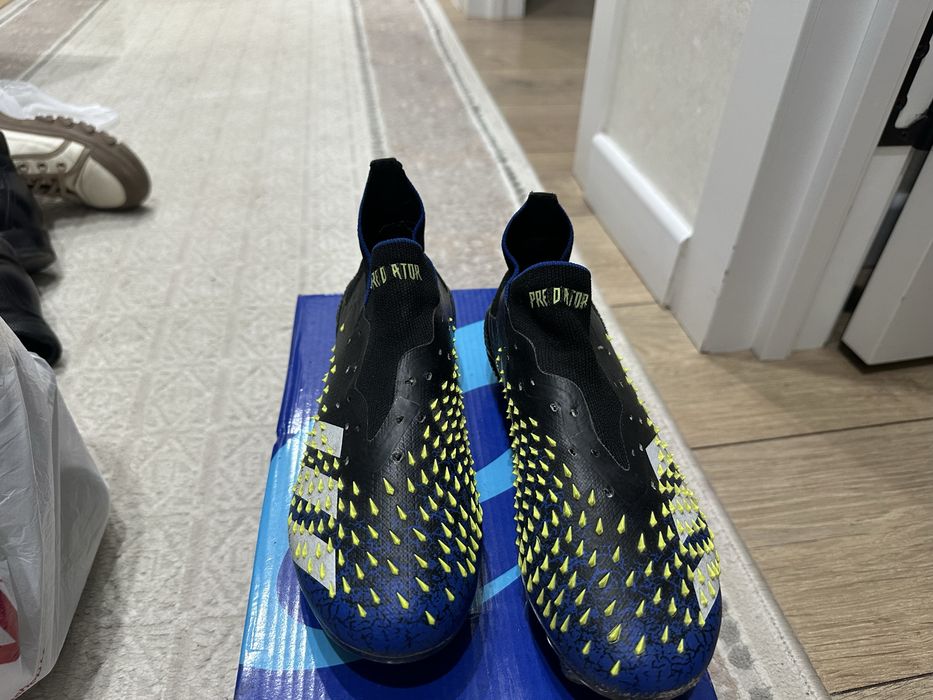Продам бутсы Adidas Predator