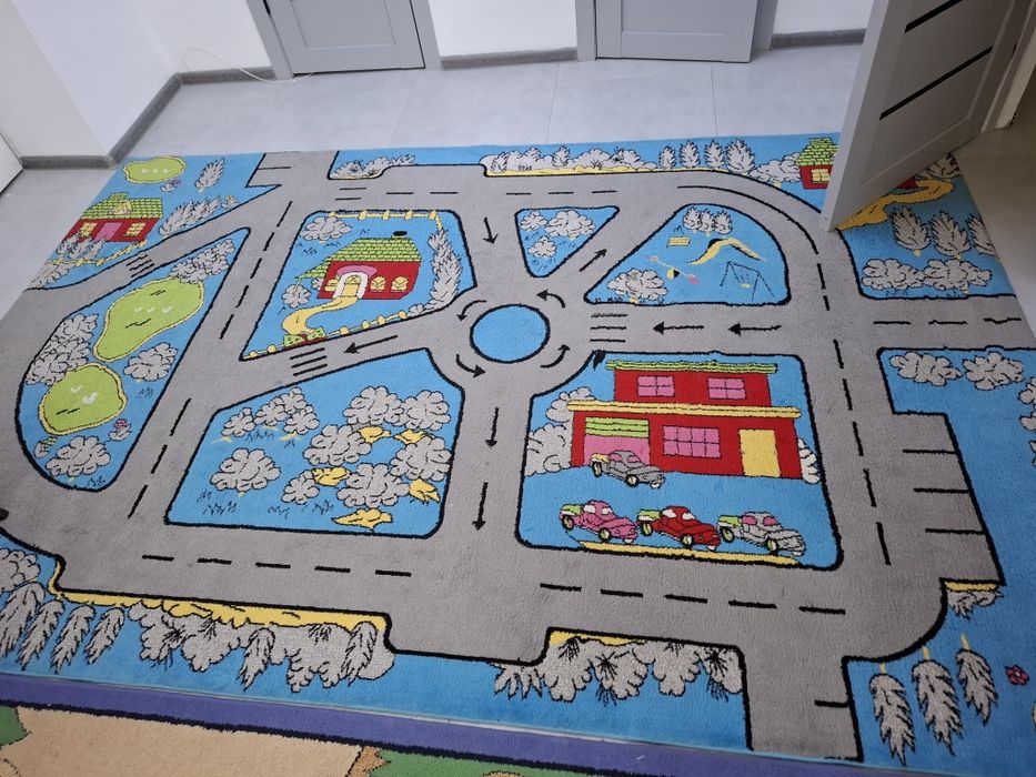 Продам детские ковры