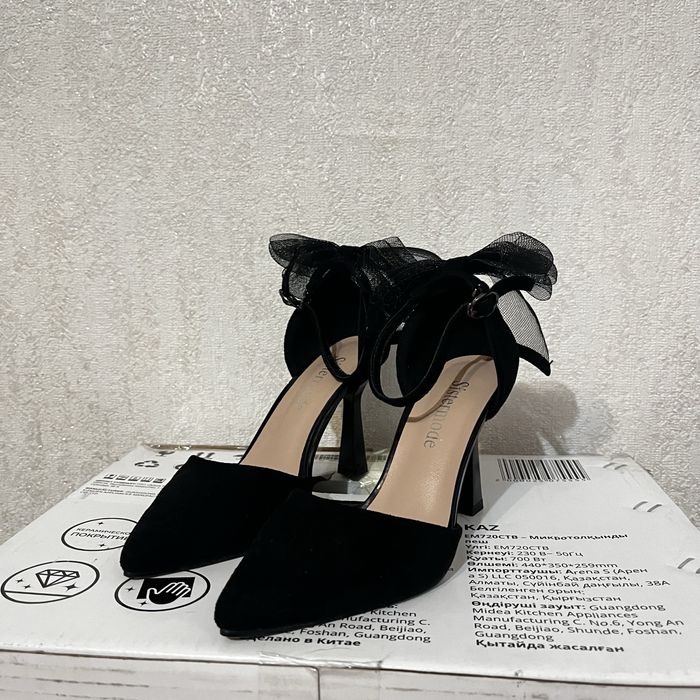 Продам замшевые туфли на шпильке