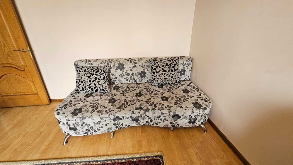 Бесплатно диван и стенка