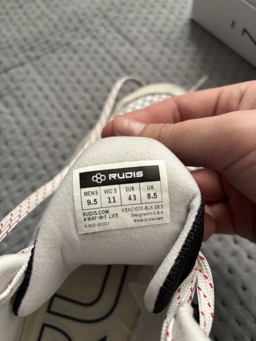 Продам борцовки одам даром барцовка на тела