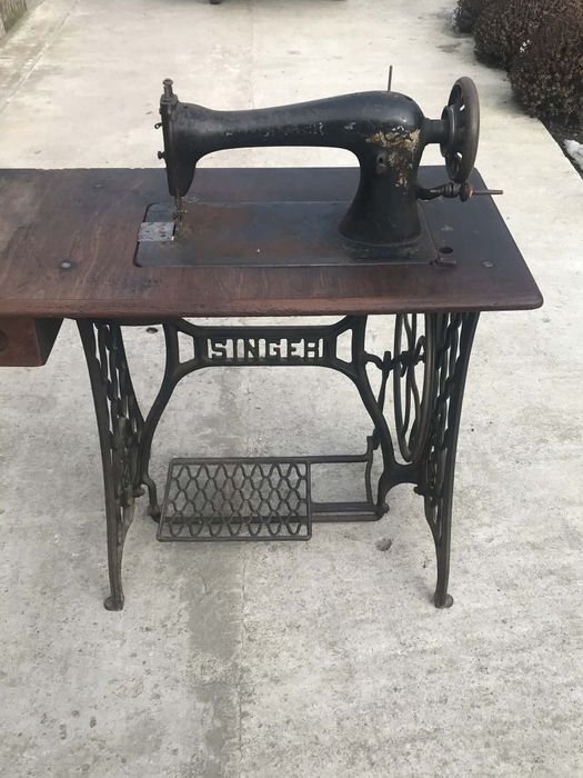 Mașină de cusut Singer