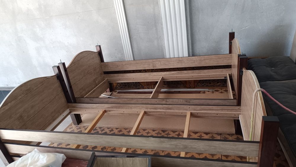 Мебель кухонная, детский 2 этажный кровать и шкаф