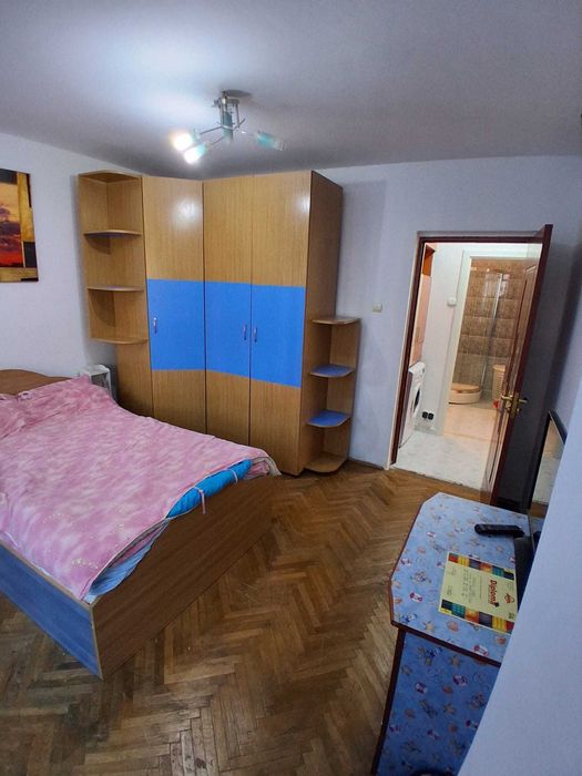 Vand apartament 3 camere zona Nord - Str.Cameliei