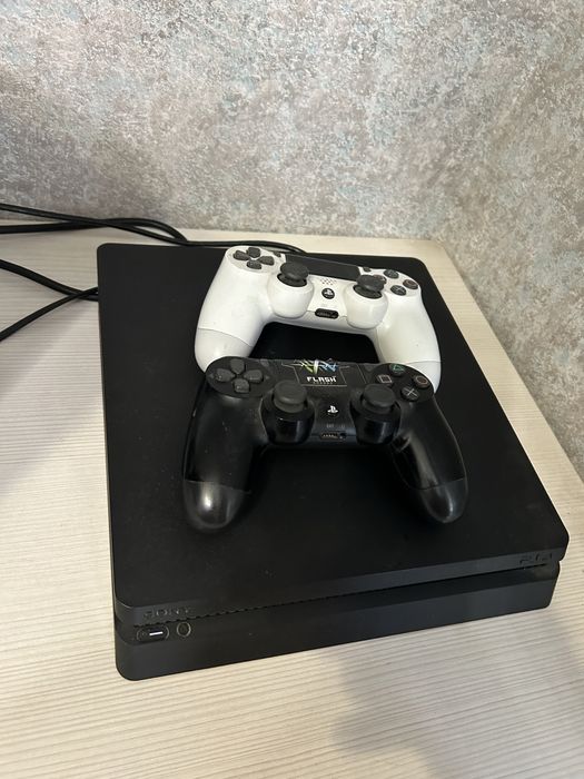 Продам Playstation 4