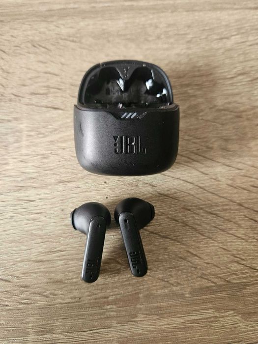 Продавам комплект слушалки