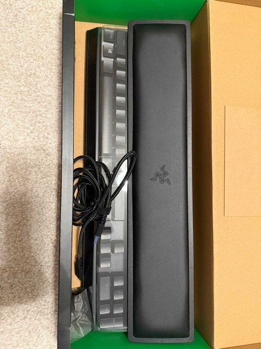 Продавам RAZER Blackwidow V3 PRO БЕЗЖИЧНА ( ПРОМО  ЦЕНА )