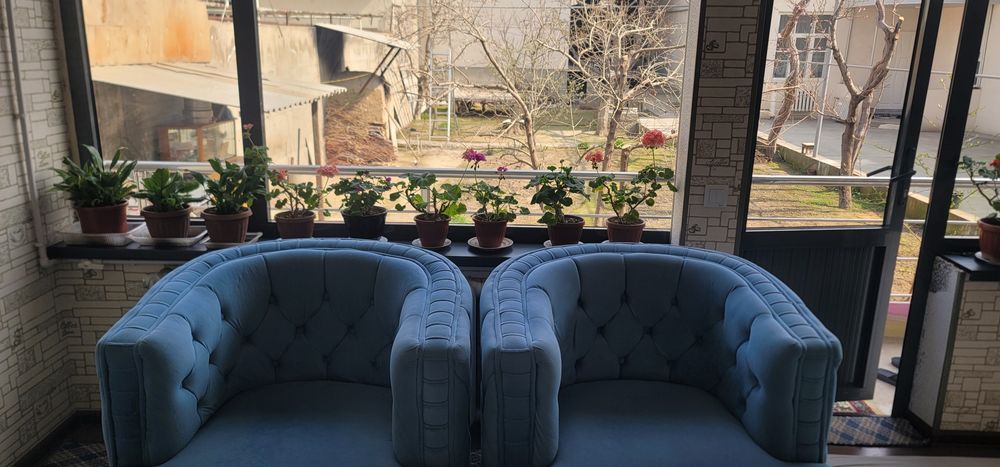 Divan kreslo stoli bilan yangidek