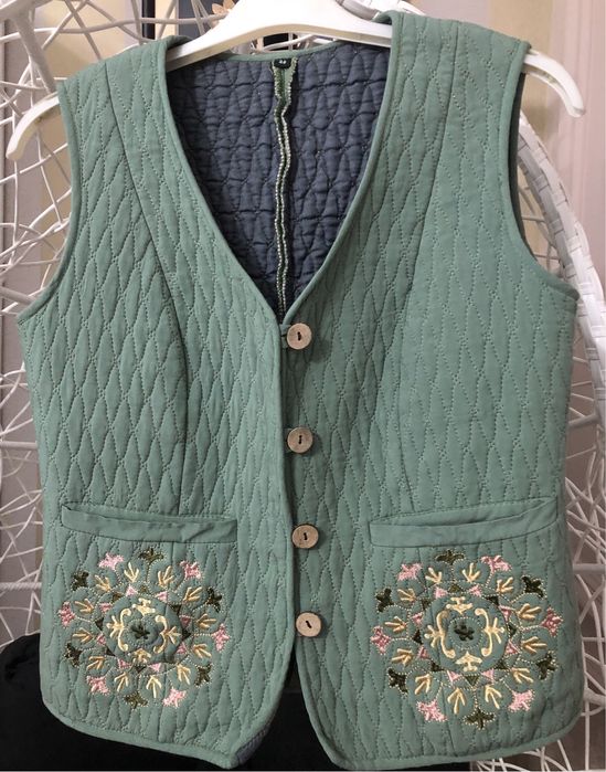 Продам Жилеты (восточный стиль)