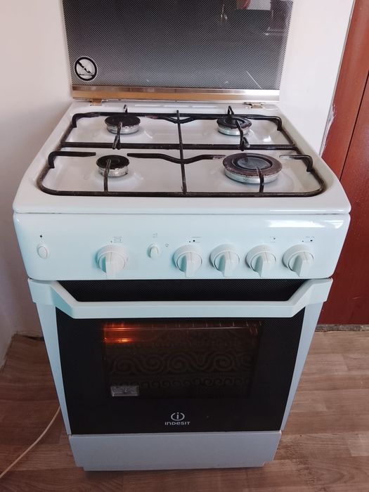 Газовая плиту INDESIT