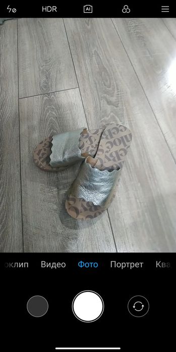 Продаются женские кроссовки