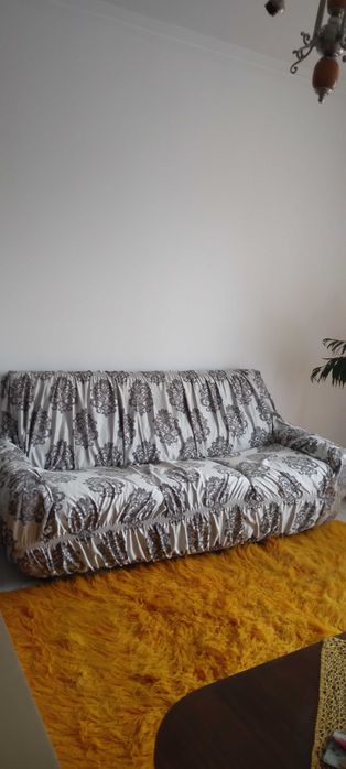 Секция и маса чисто нови