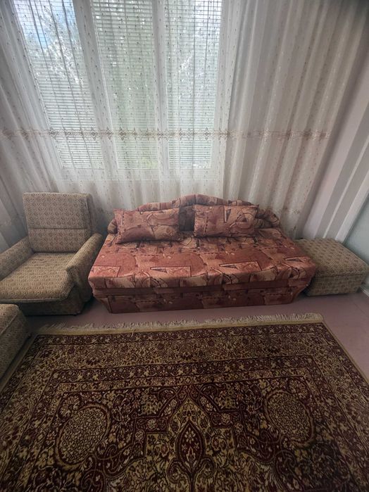 Холова гарнитура с фотьойли и табуртки