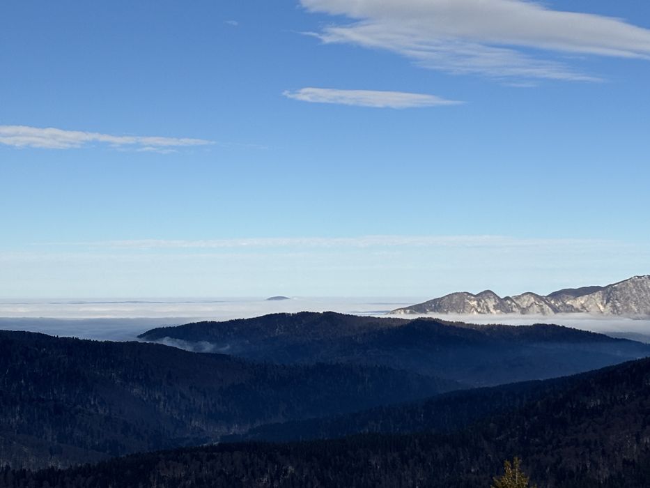 Ofer serivicii de filmare/foto cu drona 4k cu DJI AIR 3 si Dji Avata