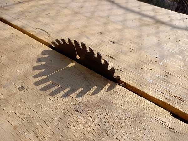 станок торцовочный на саласках с двигателем