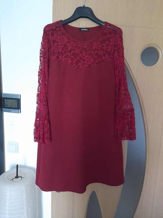 Rochiță culoare visiniu