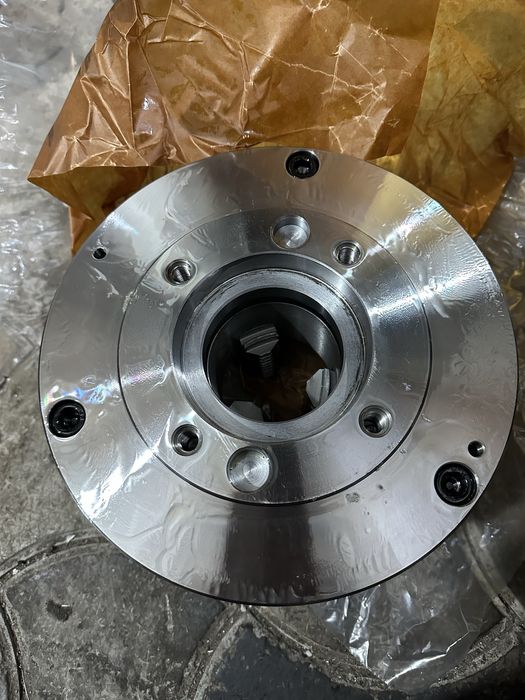 Продам токарный патрон на 250