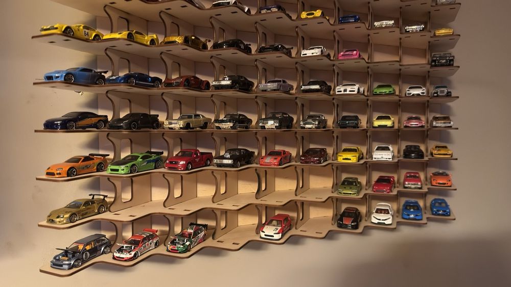Етажерка за колички на Hot Wheels