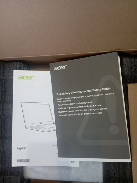 Ноутбук "acer". практически не ползовались