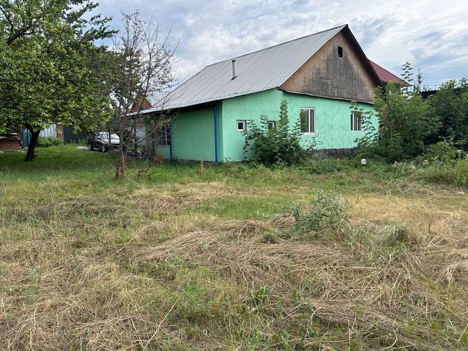 Продам дом с большим участком