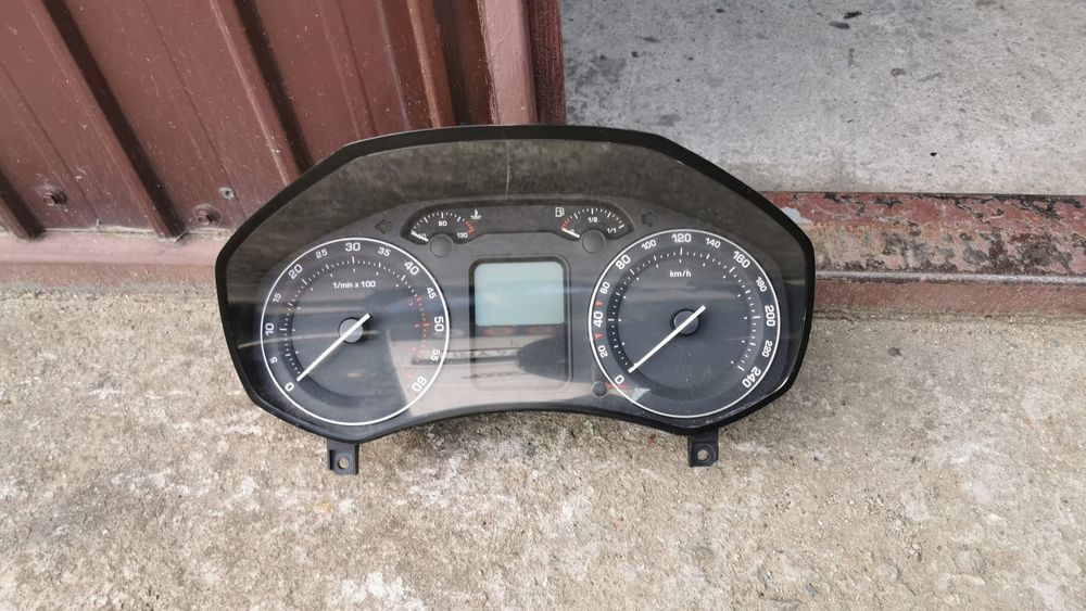 Ceasuri bord Vw Golf 5, Touran, Polo 6R, Seat cutie manuala si automa