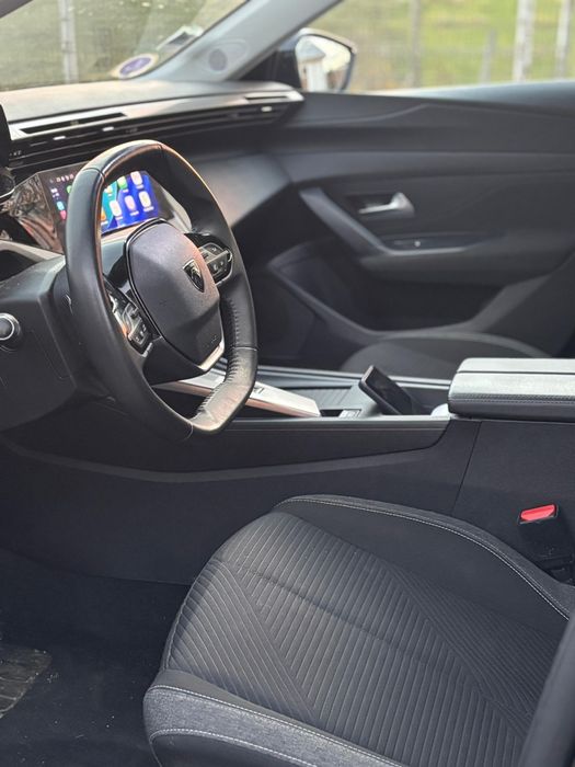 Vand Peugeot 308 2022 1.2i automat