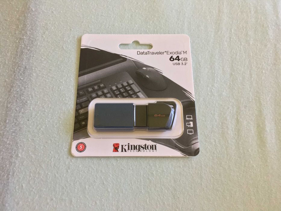stick 64 gb memorie usb 3 Kingston, nou sigilat, garantie 5 ani