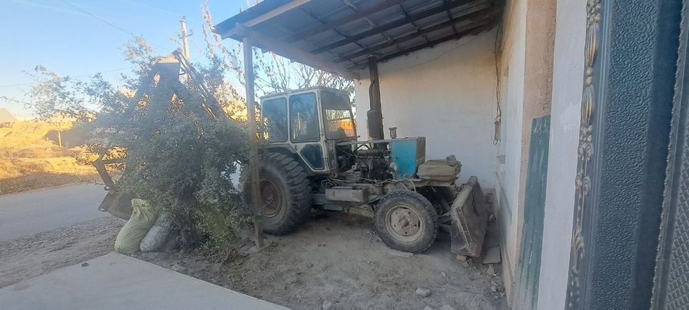 Юмз трактор сотилади