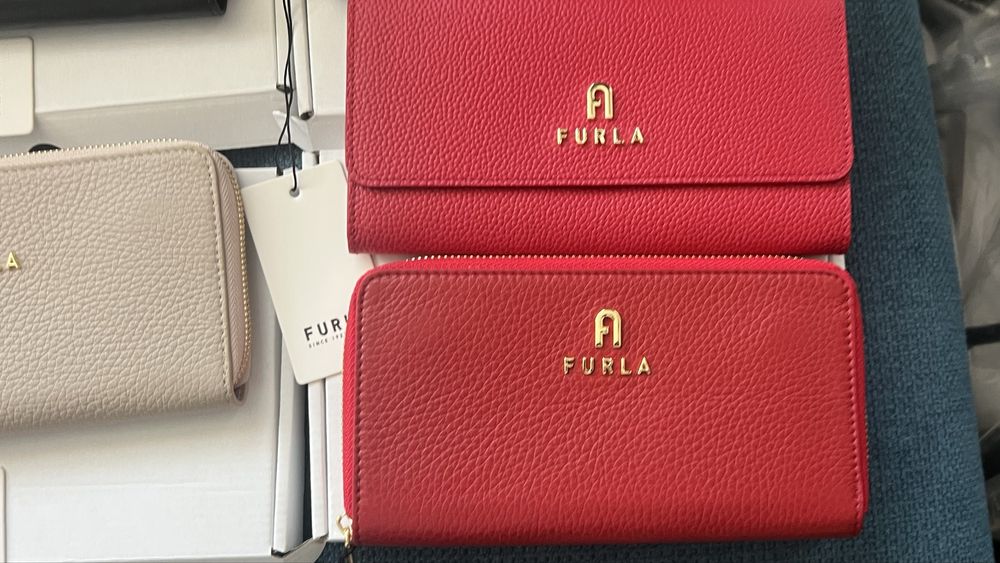 ЧИСТО НОВ МОДЕЛ Furla Camelia в няколко цвята и в 2 размера.100% ориг.