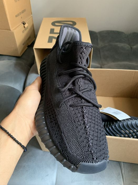 Yeezy boost 350v2 onyx