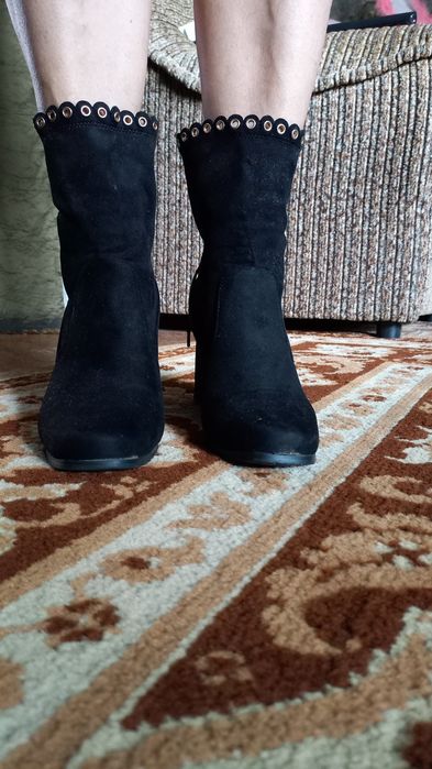 Продам красивые полусапожки