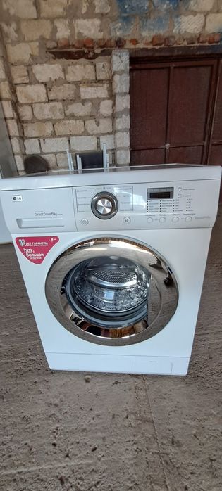 Продам стиральную машину LG