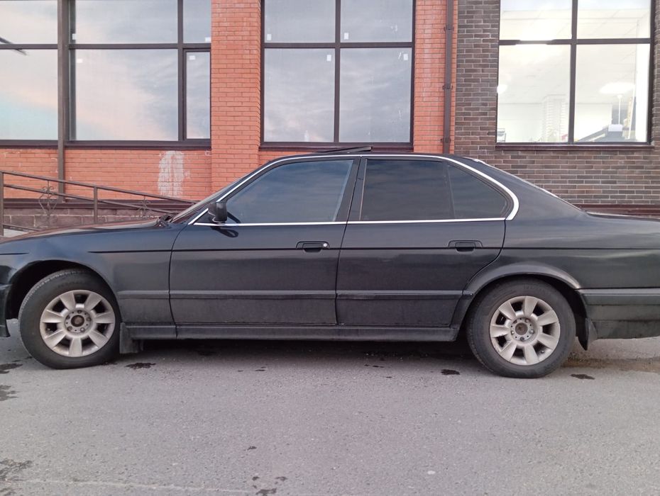 БМВ 525,в кузове е34