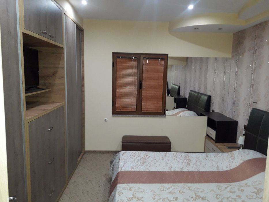 Продава се Къща в Русе, Централен южен район - 600 кв.м за 850 €/кв.м - Снимка #12