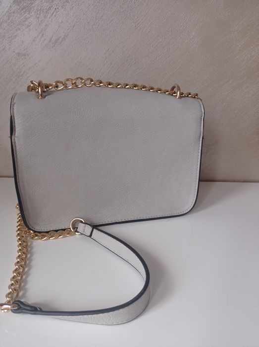 Малка чантичка през рамо