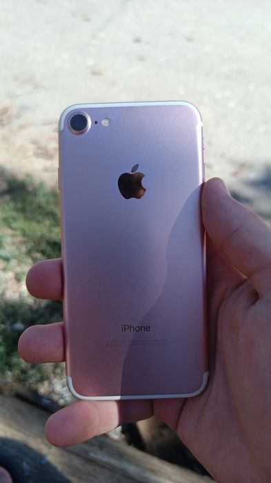 Vând iPhone 7 că nou