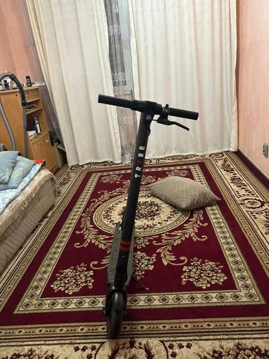 Продам электросамокат