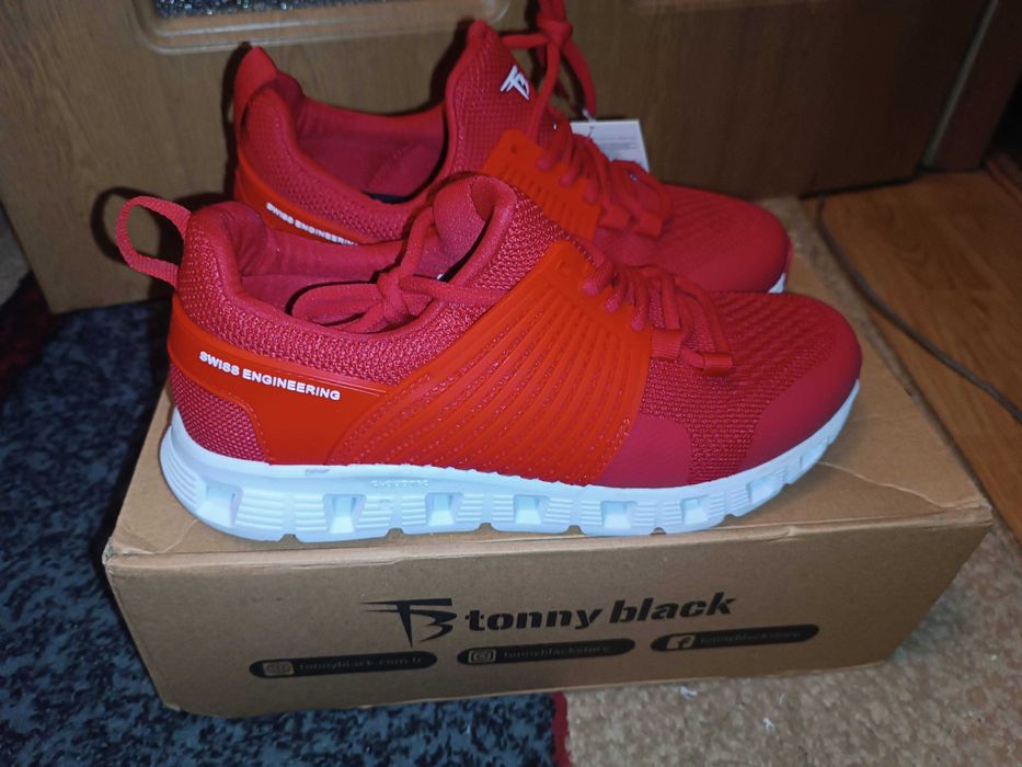 Adidasi sport marime 41 rosu