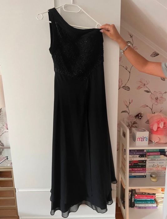 Rochie elegantă de seară, neagră, un umăr, lungă