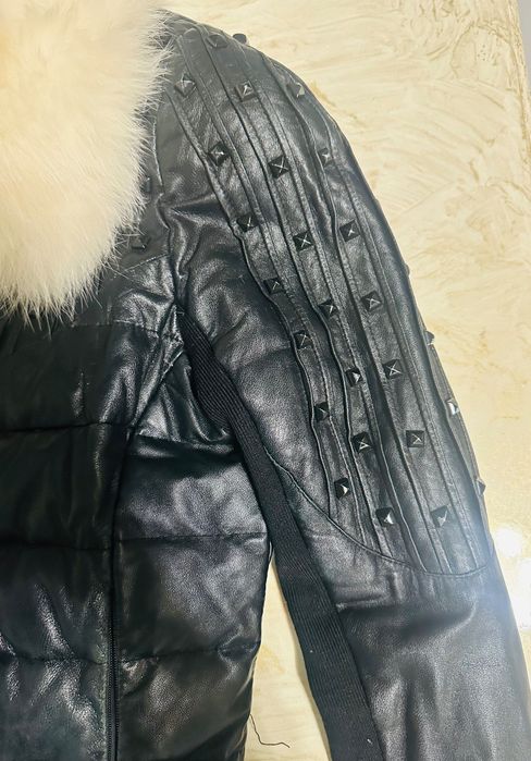 Дамско яке с естествен пух на яката