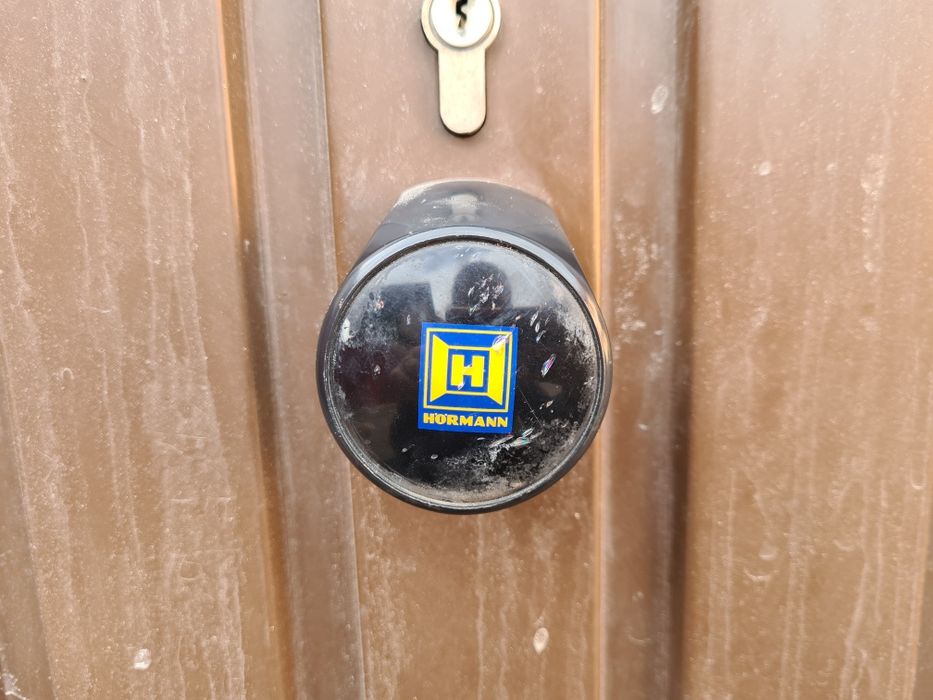 Poarta garaj basculanta