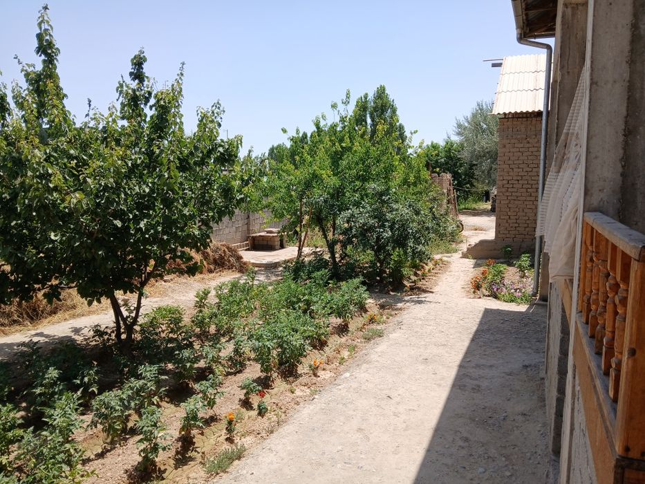 Ховлили Уй сотилади