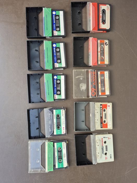 Vând 10 casete audio originale Sanyo & Sony muzica Grecesca & clasica  de 12-60-90 minute foarte bune pentru reinregistrare