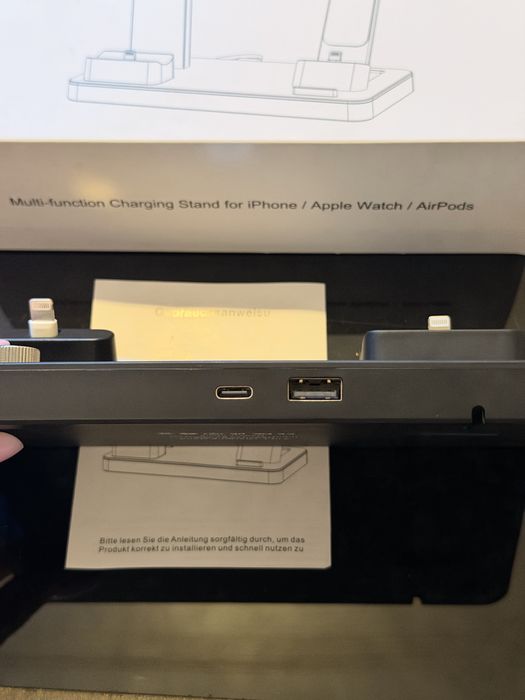 Stand/dock YFW incarcare gama Apple