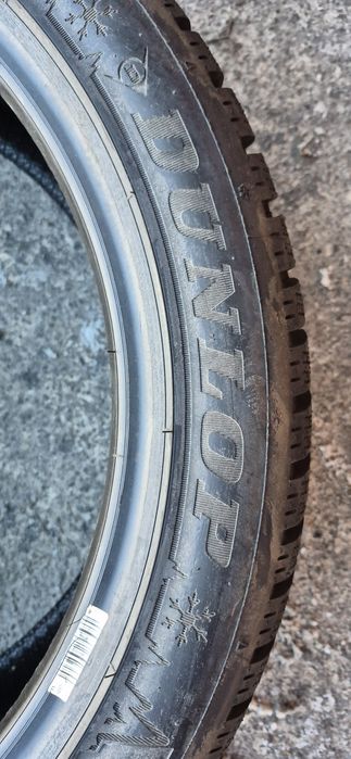 4 anvelope iarna noi Dunlop 225/45/18.Pretul este pe bucata.