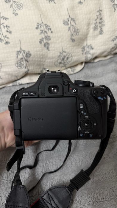 Canon EOS 600D — полный комплект