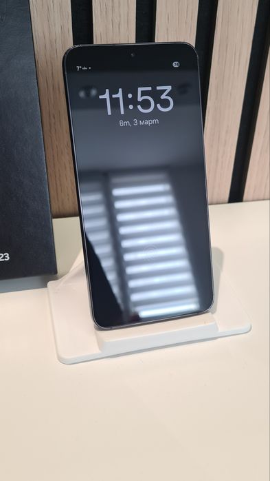 Телефон Samsung Galaxy S23 256 GB в отлично състояние