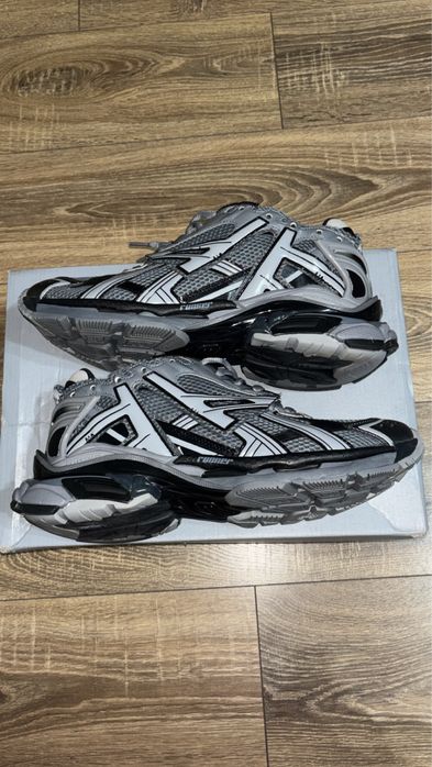 Balenciaga Runner