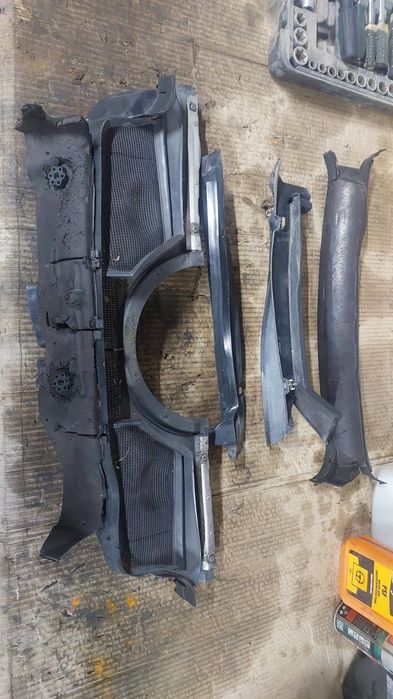 Мерседес w124  запчасти разные