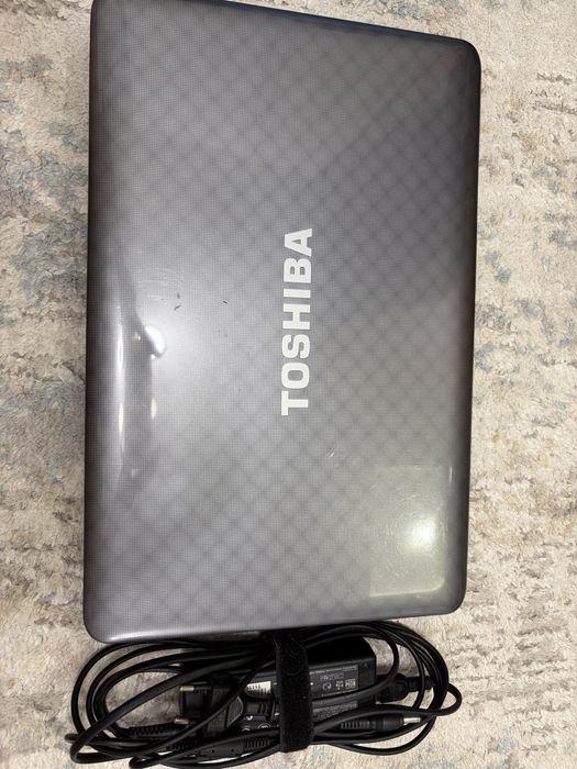 Ноутбук toshiba.
